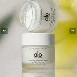ALO Yoga Glow System Luminizing Face Moisturizer - White